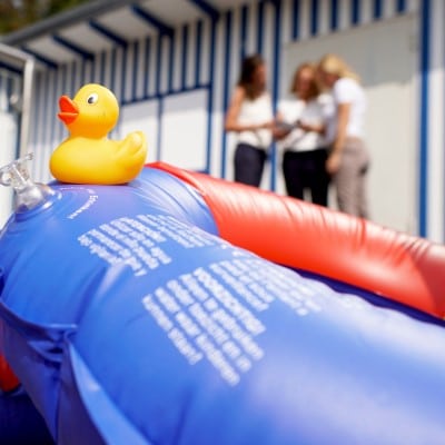 pressemitteilung-freizeitbad-freundlichkeit Quietscheentchen Freundlichkeit Bad