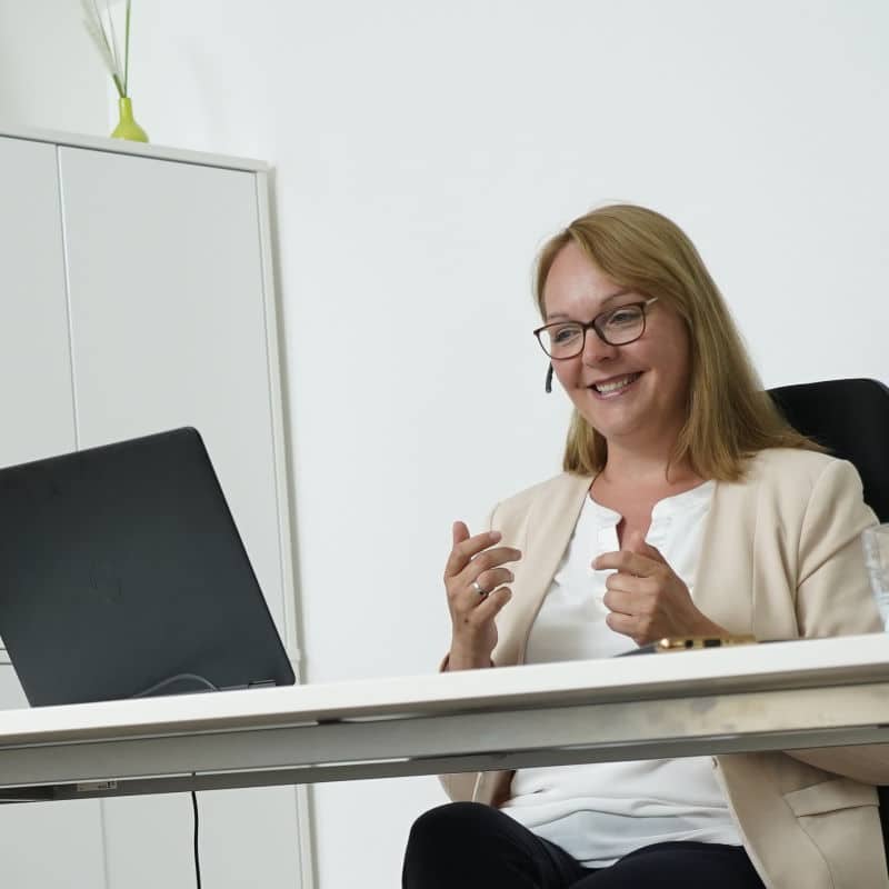 Online Moderation, Workshops, Digital