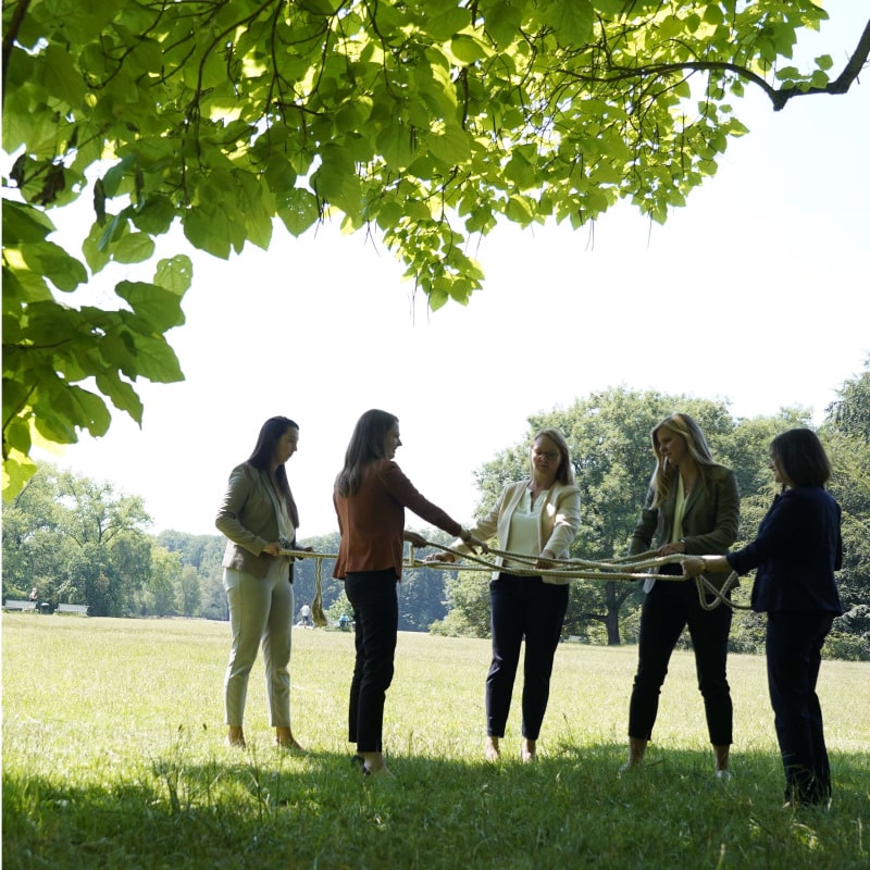 positive unternehmenskultur-freundlichkeit-motivation Unternehmenskultur, Freundlichkeit, Menschen