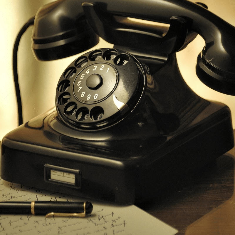 mystery-calls_ mystery-shopping_phone_service Mystery Calls, Testanrufe zur Steigerung der Servicequalität, altes Telefon mit Wählscheibe