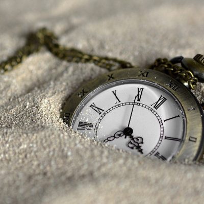 zeit-und-selbstmanagement_selbstfuehrung-und-selbstmanagement_uhr Zeit- und Selbstmanagement, Selbstführung und Selbstmanagement, Uhr im Sand